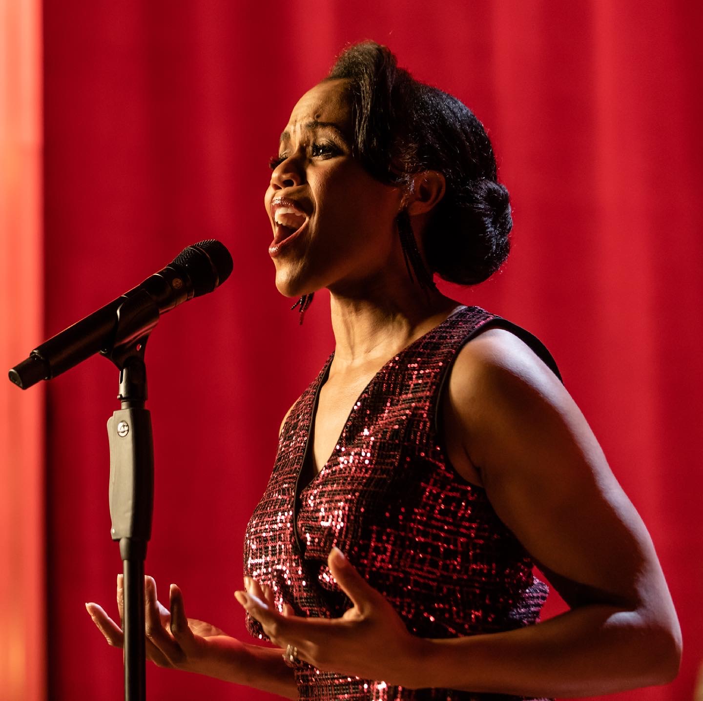 Nikki Renee Daniels in concert at the Lyric Opera of Chicago. Photo credit: Kyle Flubacker